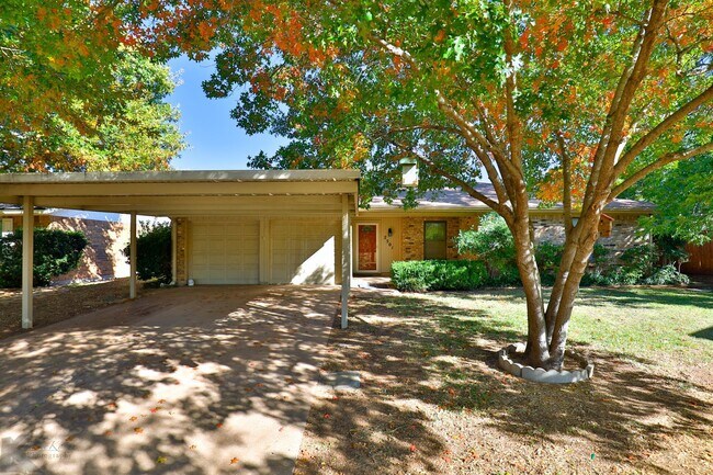 Foto del edificio - Cul-de-Sac 3/2/2; Ward, Madison, Cooper schools