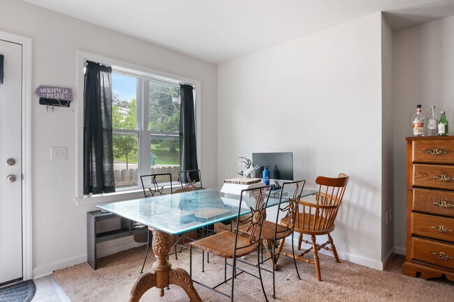 Foto del edificio - 1313 Giles Rd