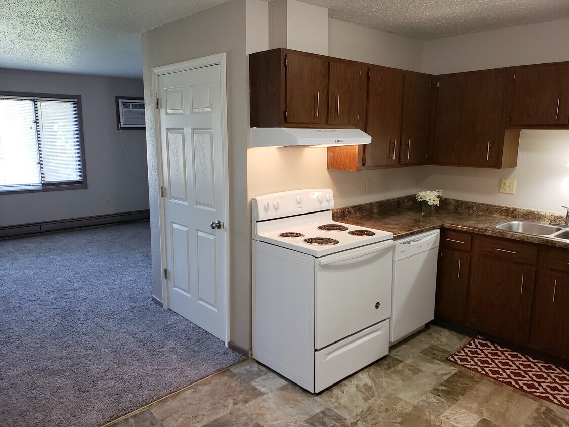 525 3rd St SW Unit 204, Jamestown, ND 58401 Apartments in Jamestown