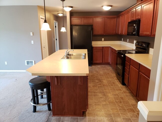 Building Photo - Two Bedroom In Cordata Neighborhood