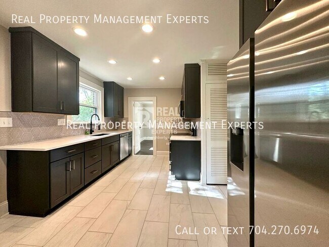 Foto del edificio - 3801 Tuckaseegee Rd