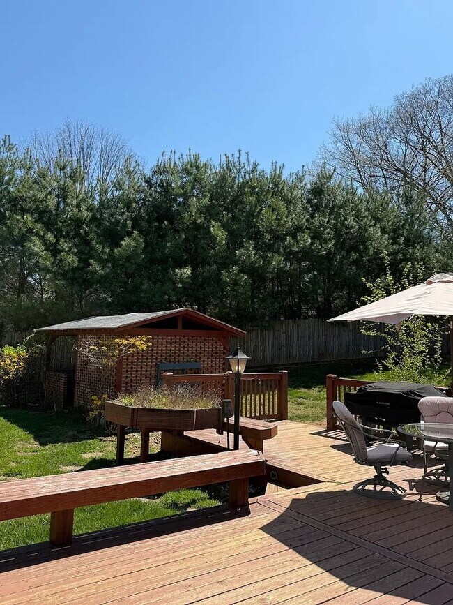 Building Photo - West Asheville Home with Private Fenced Yard & Spacious Layout