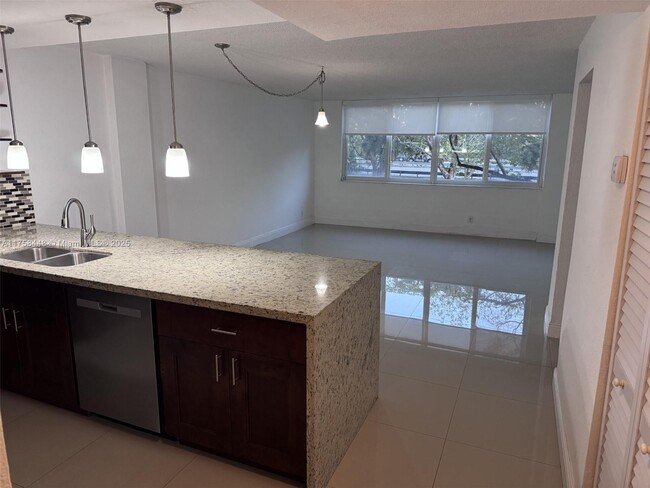 Building Photo - 9143 SW 77th Ave