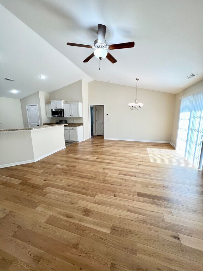 Foto del edificio - Beautiful home in Woodland Lakes! Extended...