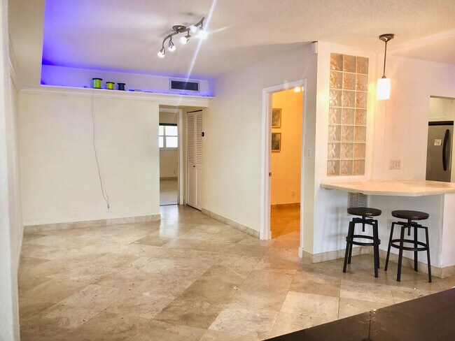 Dining Area - 2800 NE 28th St