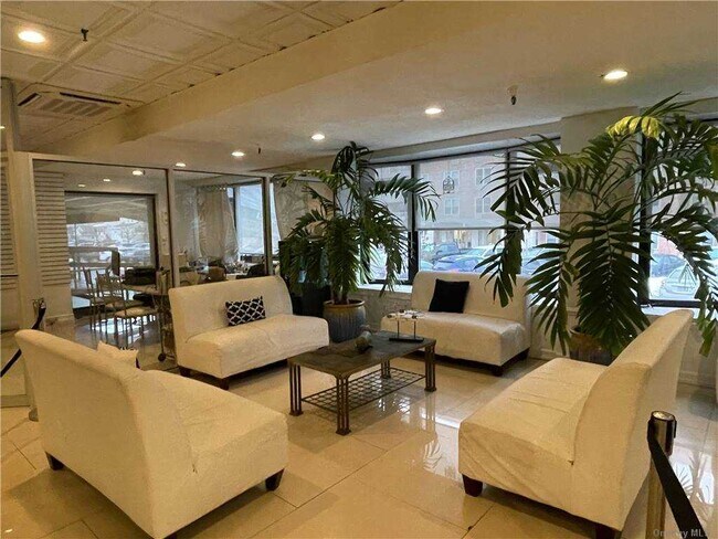 Foto del edificio - 405 E Broadway