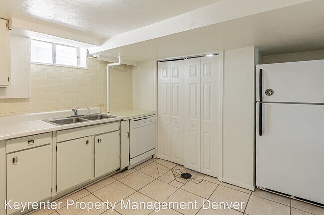Foto del edificio - 3 br, 1 bath House - 2336 South Downing St