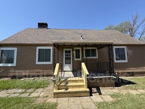 Building Photo - 710-712 Frebis Ave