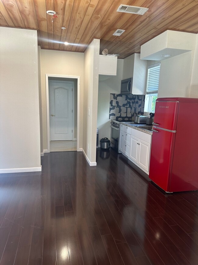 Foto del edificio - 35 Peacock Cir