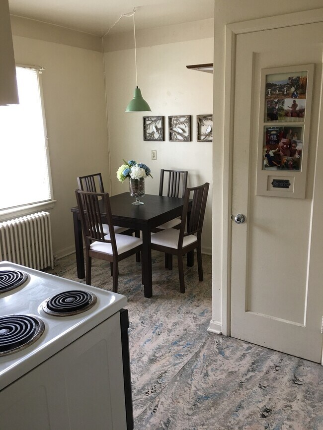 Building Photo - Great 1 bedroom apartment! Close to BYU