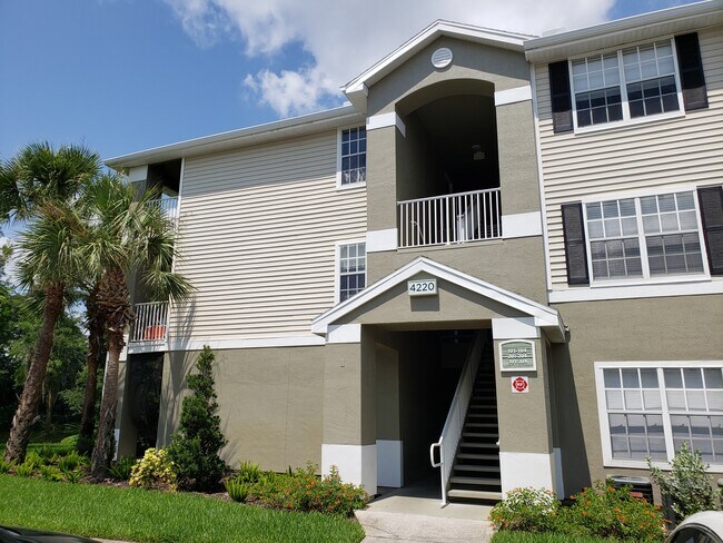 Foto del edificio - 4220 Summer Landing Dr
