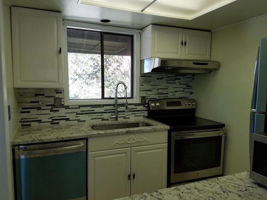 266 Lanai Village Unit 262, Diamondhead, MS 39525 Condo for Rent in