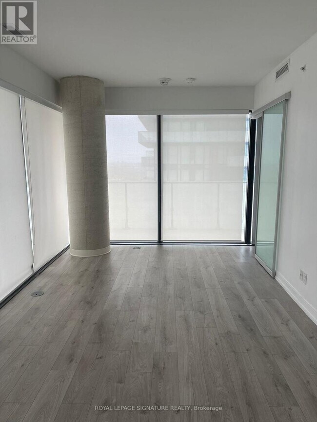 Building Photo - 161 Roehampton Ave