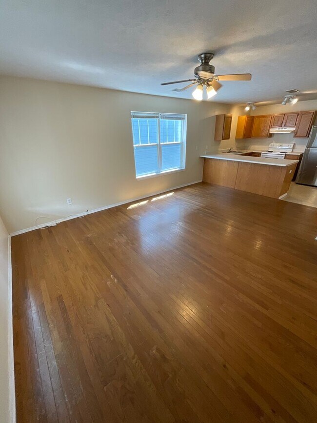 Foto del edificio - *2027* 4 Bed!! BIG GROUP OPTION!!! 18-20!!