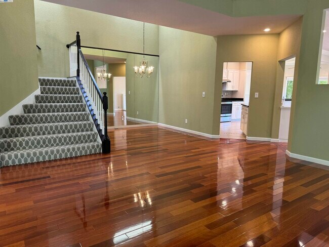 Building Photo - 2390 Canyon Lakes Dr