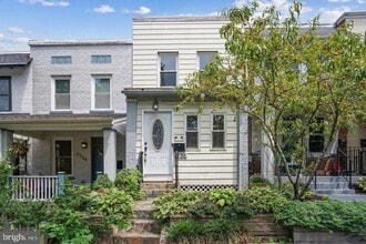 Building Photo - 1736 L St NE