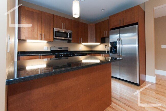 Building Photo - AWESOME 5 BED 2 BATH IN BRIGHTON!!!!!