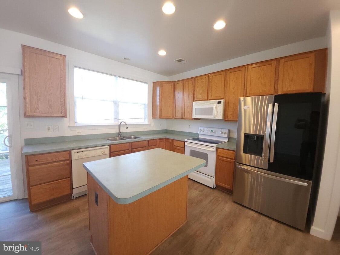 8168 Rainwater Cir, Manassas, VA 20111 Townhome Rentals in Manassas