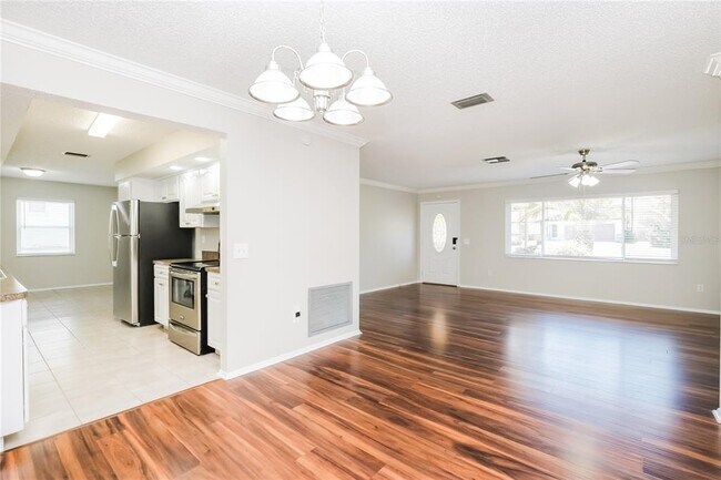 Foto del edificio - 1202 MacFarlane Ave