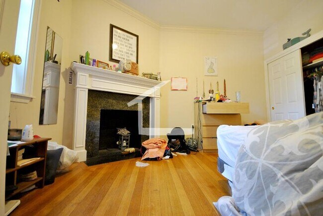 Foto del edificio - Charming 3 Bedroom- No Broker Fee