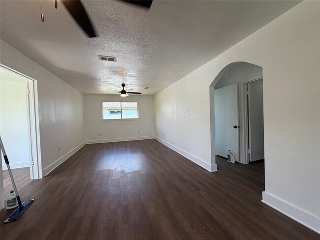 Foto del edificio - 4522 County Rd 459C
