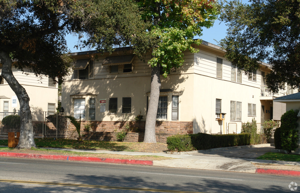 Building Photo - 112 N Verdugo Rd
