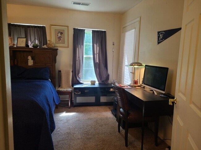 Foto del edificio - 6602 Lake Park Dr