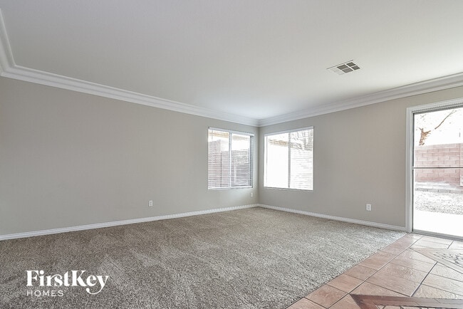 Foto del edificio - 9616 Kelly Creek Ave