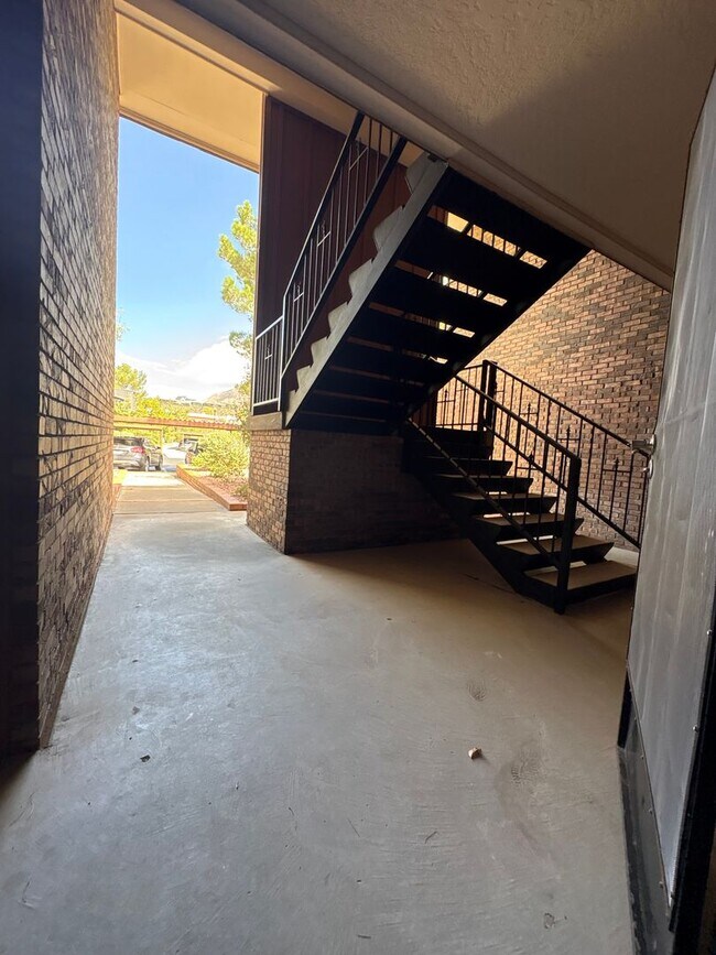 Foto del edificio - 4800 N Stanton St