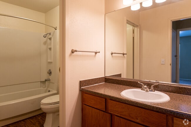 2BR, 1BA 875SF - Countryside Village Apartments