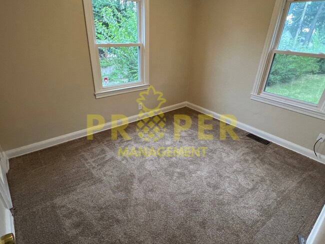Foto del edificio - 3 bedrooms 1 bathroom house
