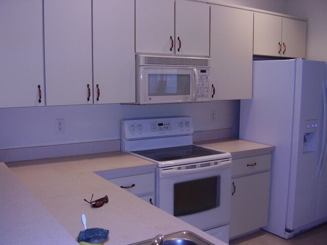 Building Photo - Two bedroom Villa on the Golf Course in Lake Bernadette