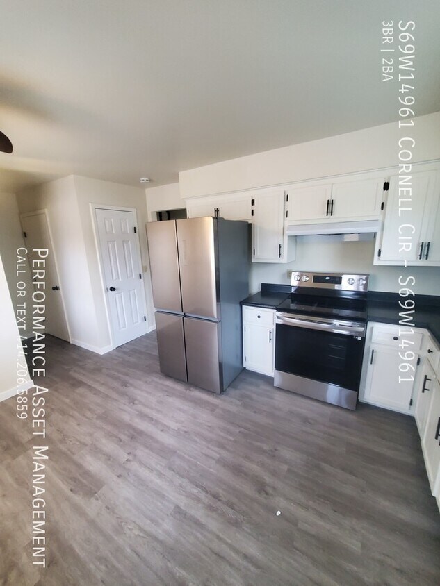 Foto principal - S69W14961 Cornell Cir