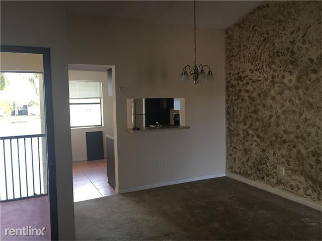 Building Photo - 1044 S Independence Dr