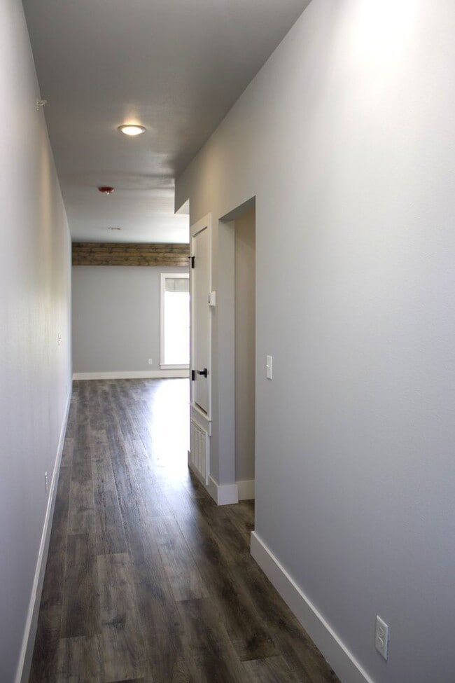 Building Photo - Modern 1-Bedroom Oasis in Bentonville with...