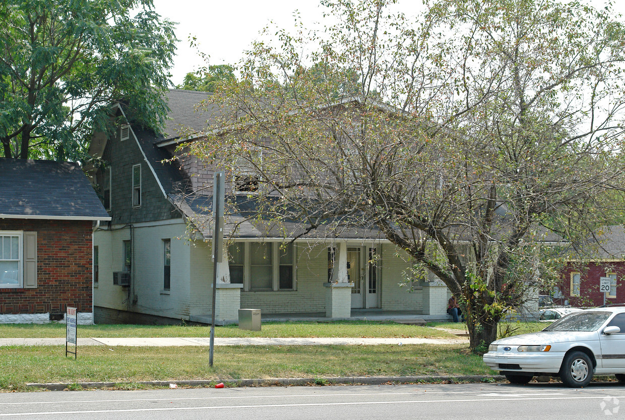 Foto del edificio - 800 Shelby Ave