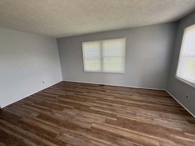 Foto del edificio - 360 Floyd St