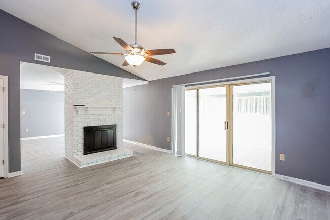 Foto del edificio - Beautiful 3 Bedroom in Charlotte!