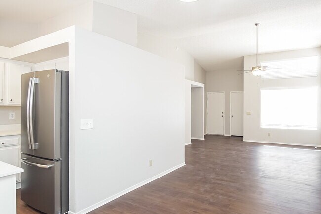 Building Photo - 1438 Finale Ln