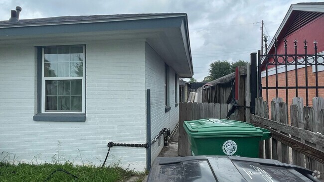 Building Photo - 122 Red Ripple Rd