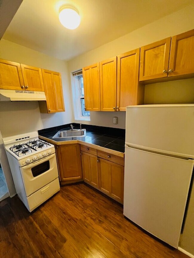 Foto del edificio - Charming 1 Bedroom-No Broker Fee