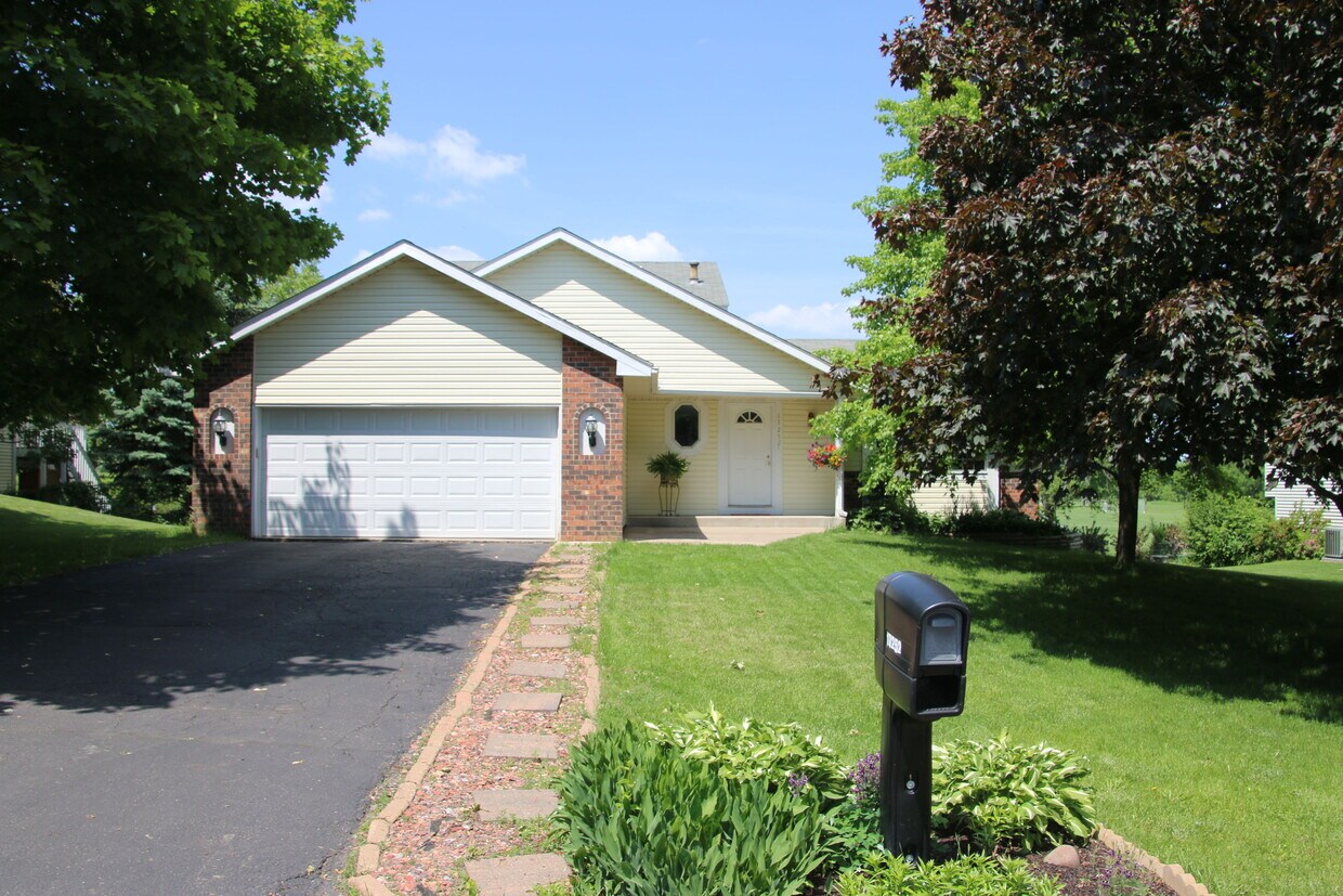 17252 Idlewood Way, Lakeville, MN 55044 House Rental in Lakeville, MN