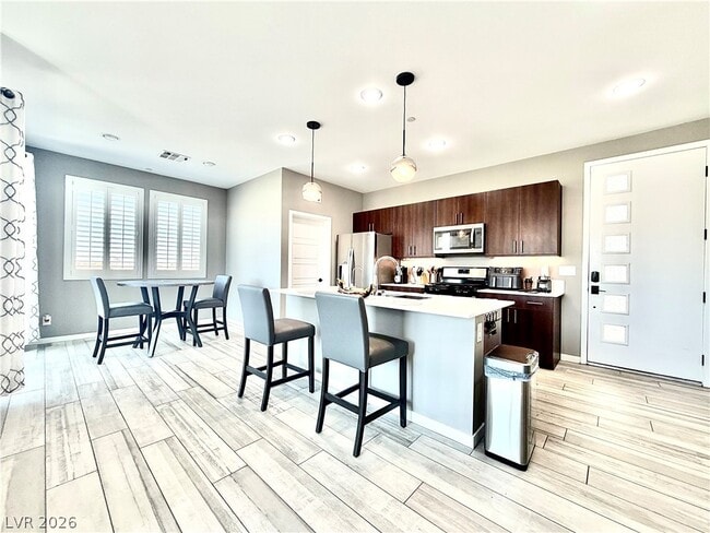 Building Photo - 11290 Hidden Peak Ave