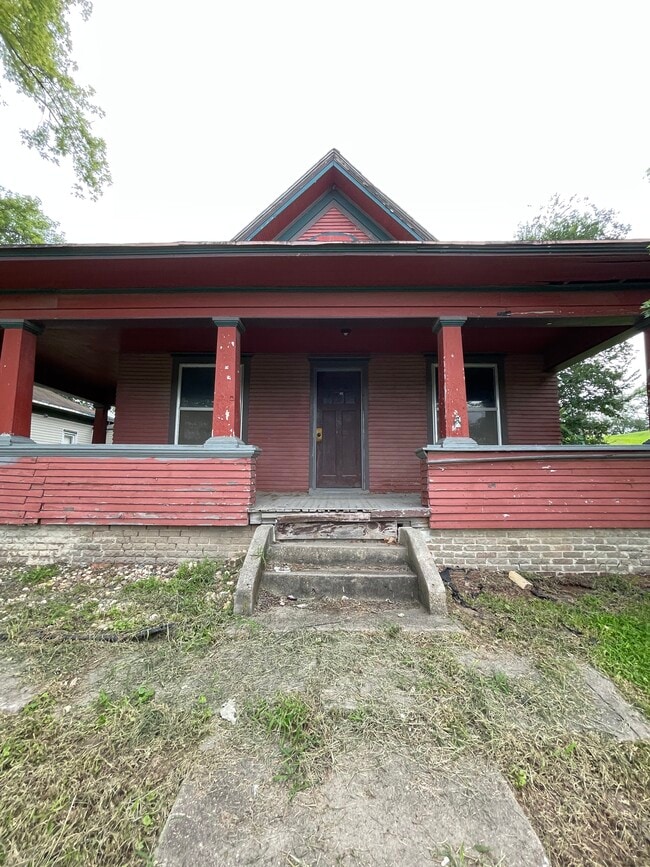 Building Photo - 1012 5th St