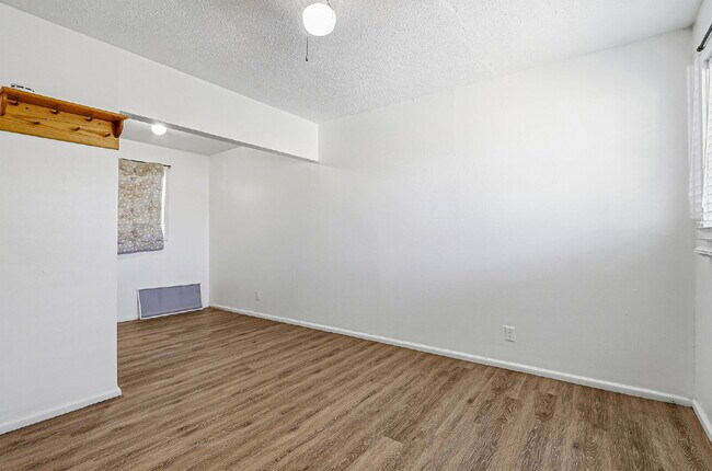 Foto del edificio - 79904$600 rent. Water and trash included in this 1 bedroom 1 bath apartment.