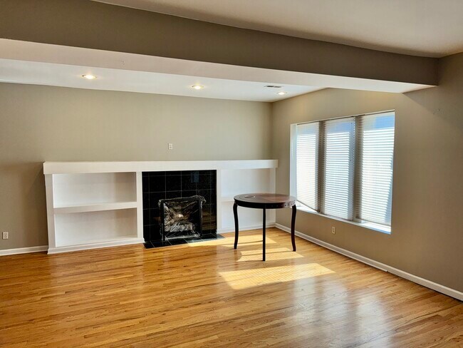 Foto del edificio - 5928 S Prairie Ave