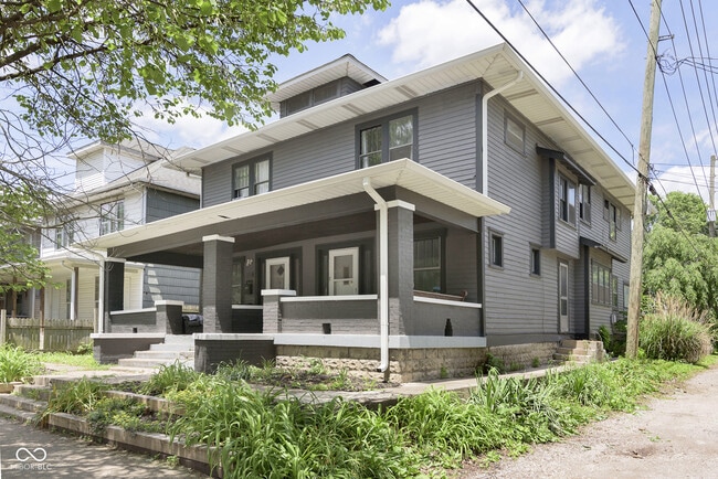 Building Photo - 1432 Sturm Ave