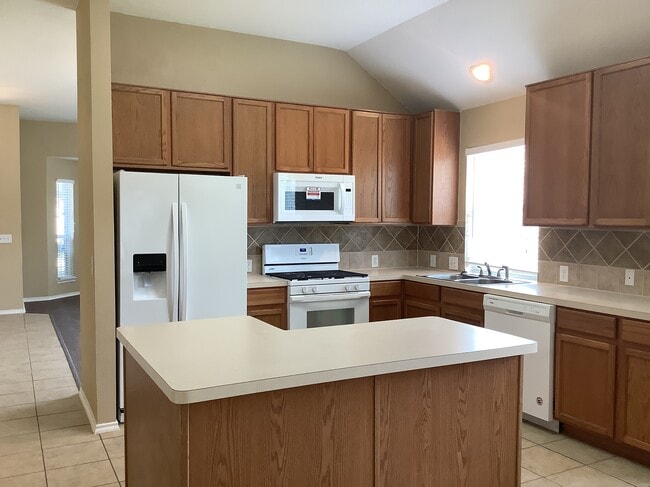 Building Photo - 5018 Beechknoll Ln