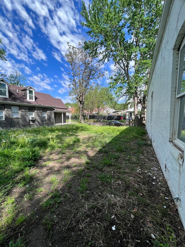 Building Photo - 1330 Buchanan Ave. Saint Joseph, Mo 64501