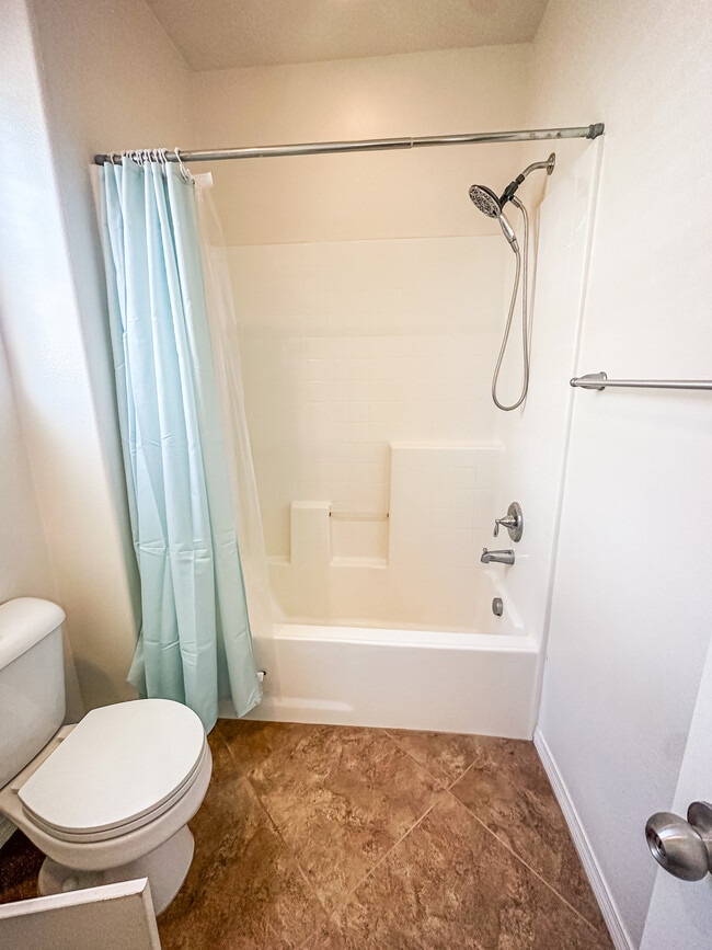 Building Photo - 726 Owens River Dr